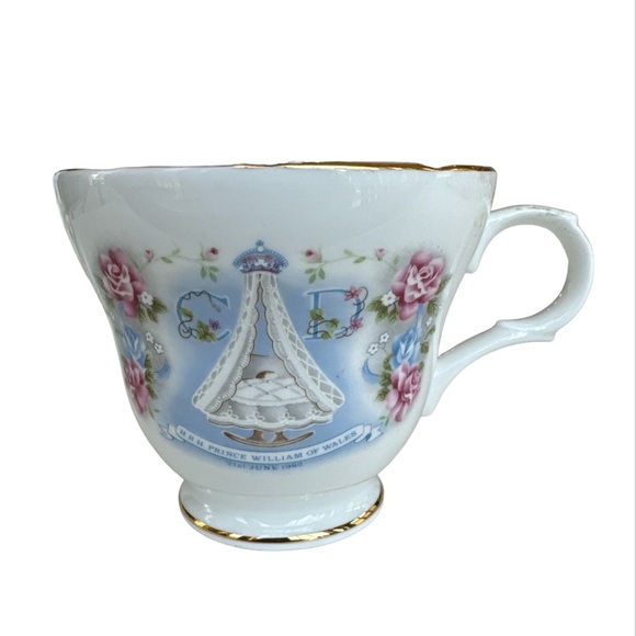 Vintage 1982 Birth Prince William Crown Trent Cup Prince Princess Wales - Picture 1 of 3